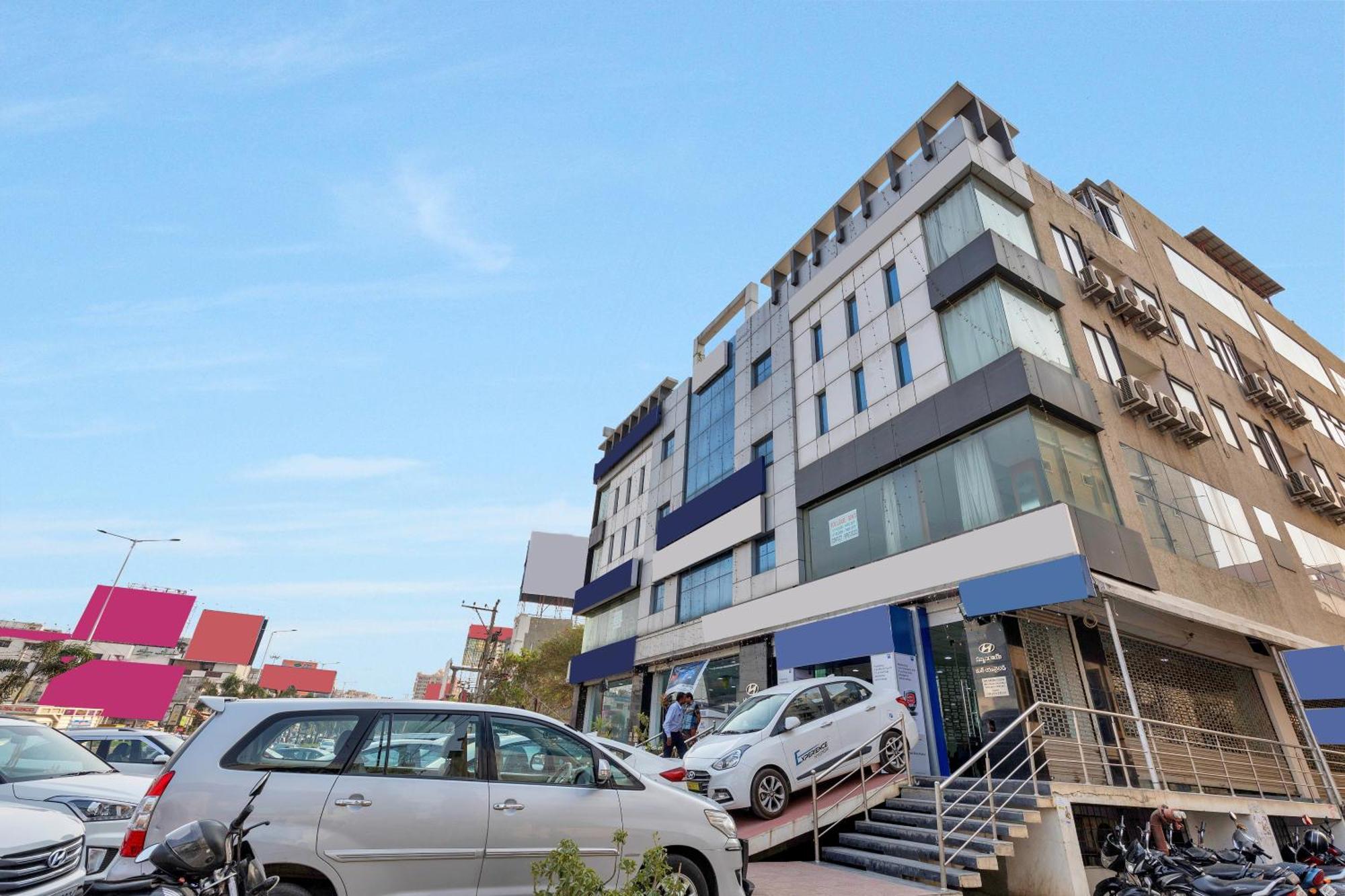 מלון Capital O Rudra Grand Near Kondapur X Road מראה חיצוני תמונה